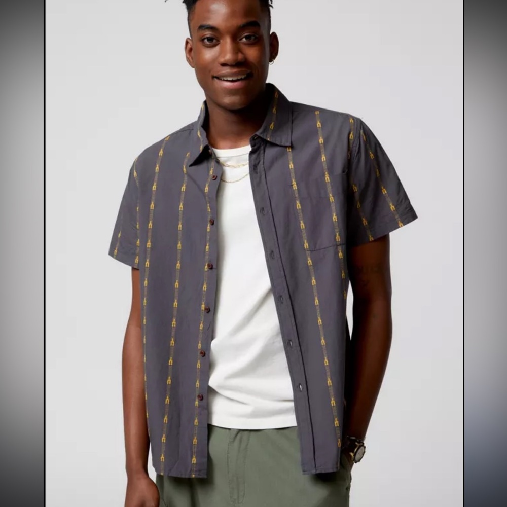 NWT Urban Outfitters Kaitin Zenith Gray Patterned Men's Shirt